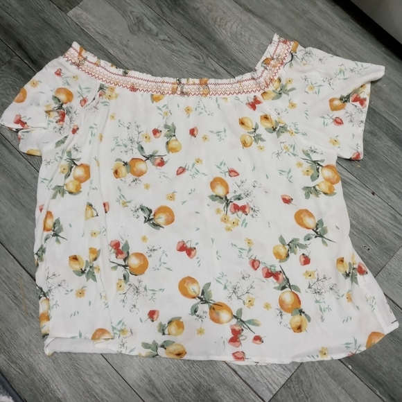 Maurices off the.shoulder short sleeve lemon strawberry print smocked blouse 2X - Picture 1 of 3